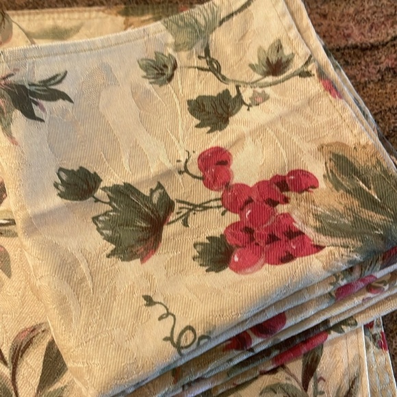 7 Piece Placemat & Napkin Set Gold Green and Cherry Brocade Floral Design - Picture 3 of 4